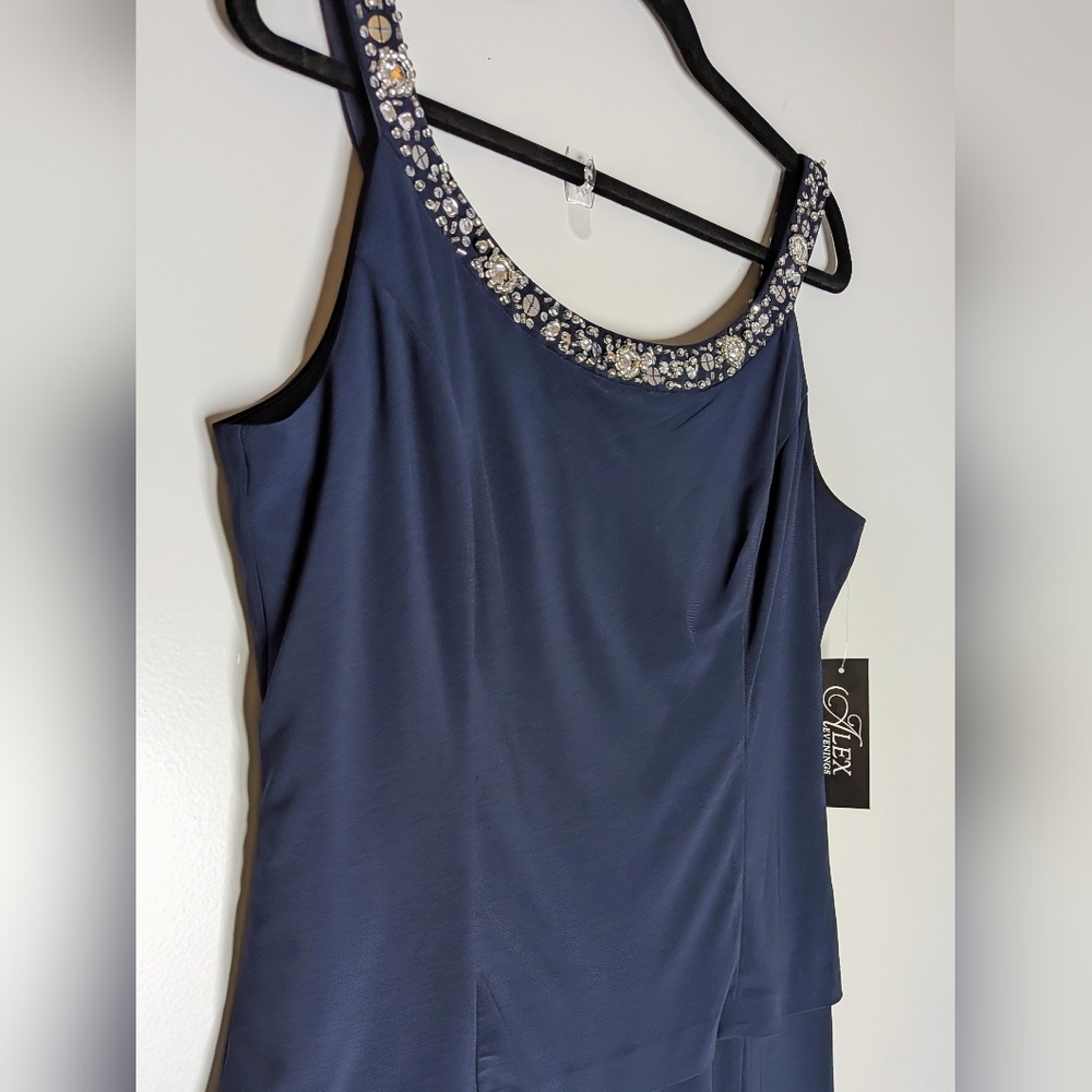 Alex Evenings Sleeveless Evening Dress Elegant Flowing Formal Beaded Neckline - Picture 6 of 16
